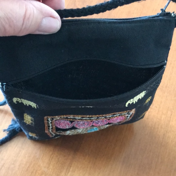 Small shoulder bag made in India with elephant motif, two compartments w zippers - Picture 8 of 9